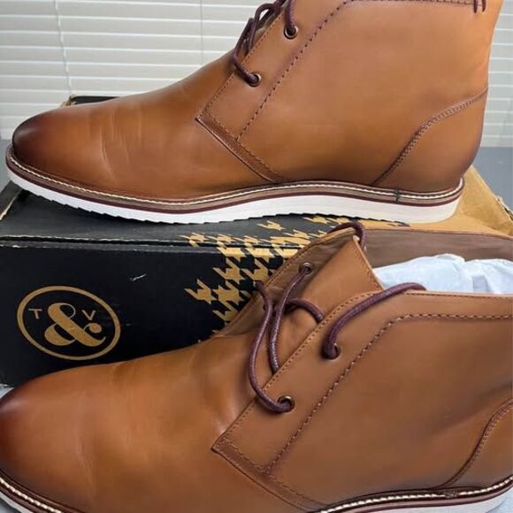 T & V Brown Leather Chukka Boots